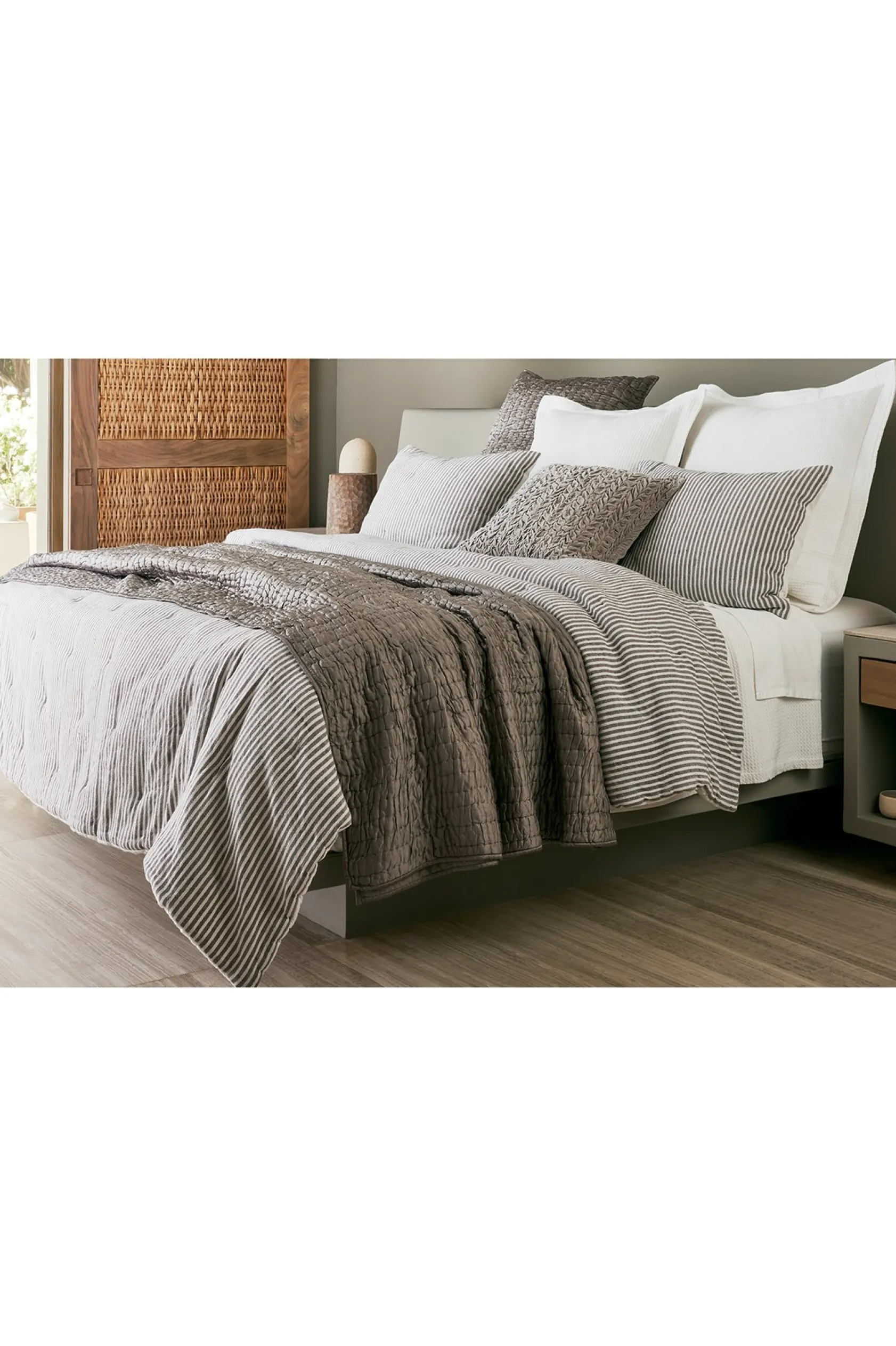 Soft Surroundings Isabelline Stripe Comforter
