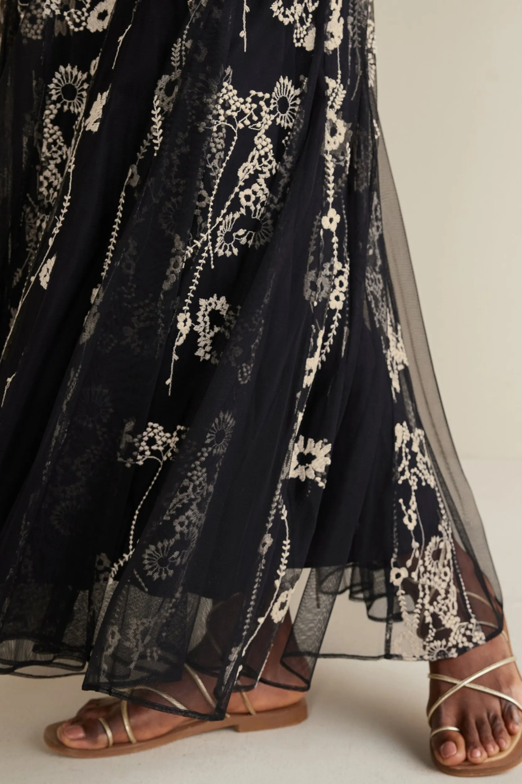 Soft Surroundings Petites Leatrice Embroidered Maxi Skirt