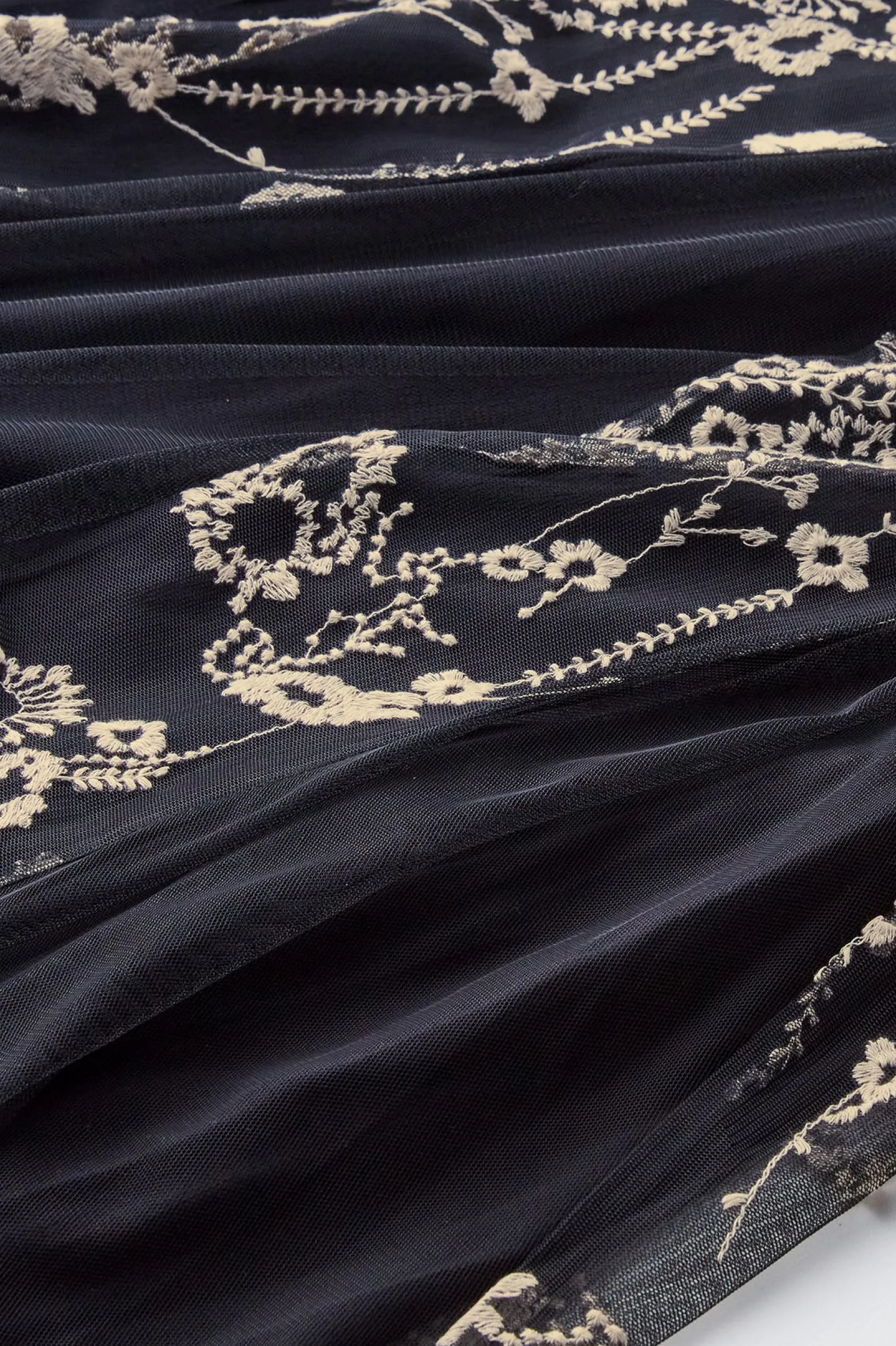 Soft Surroundings Petites Leatrice Embroidered Maxi Skirt